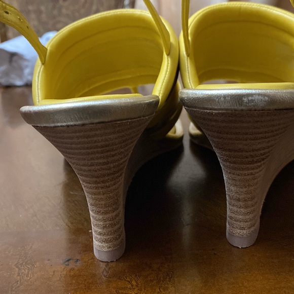 Yellow Tory Burch shoes - Picture 2 of 4